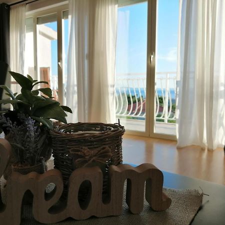 Apartment Near The Sea-Self Check-In Podstrana Exterior photo