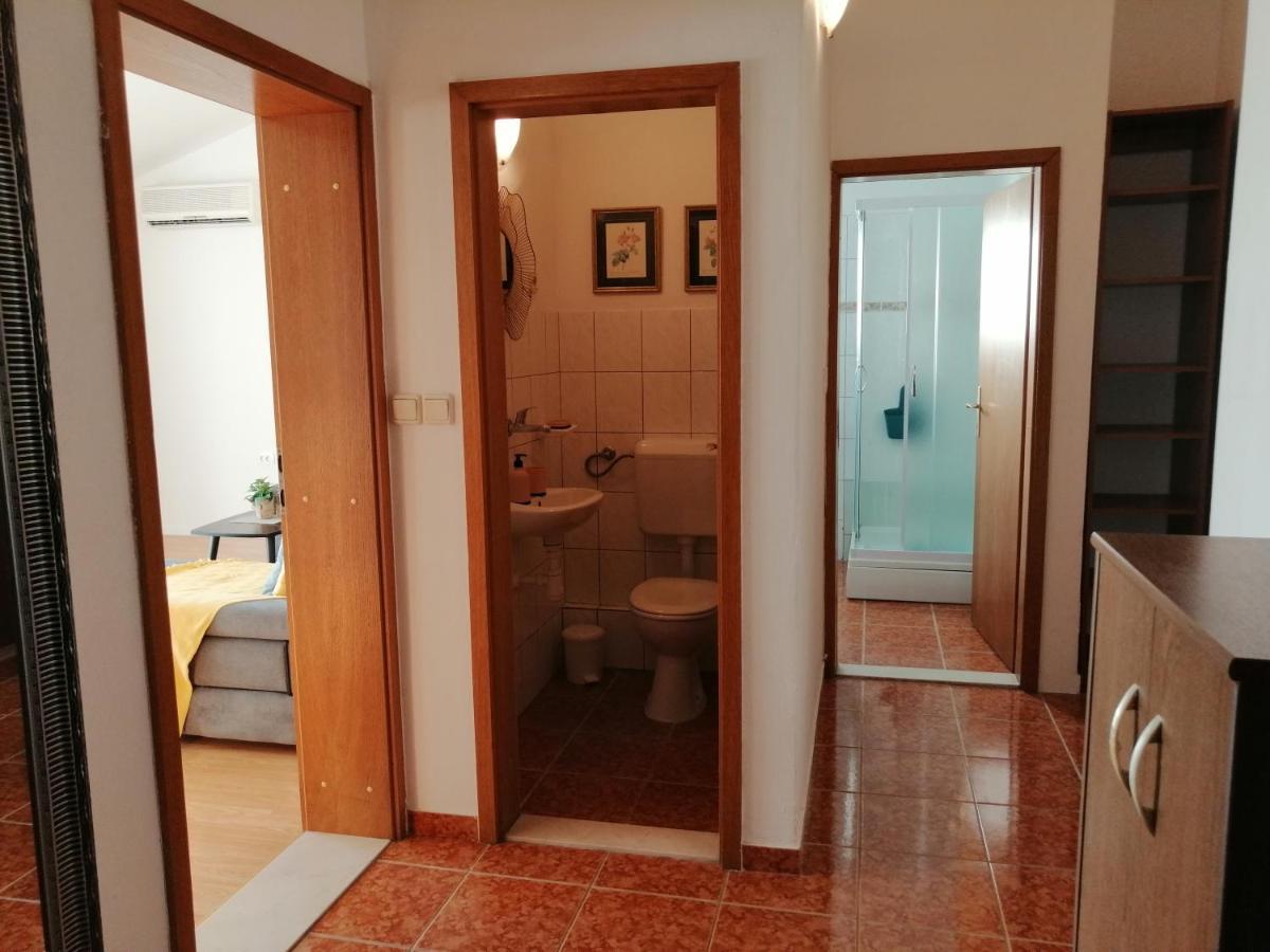 Apartment Near The Sea-Self Check-In Podstrana Exterior photo