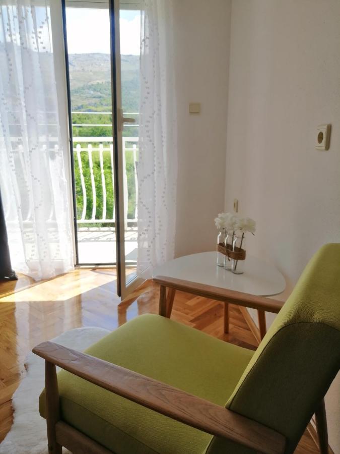 Apartment Near The Sea-Self Check-In Podstrana Exterior photo