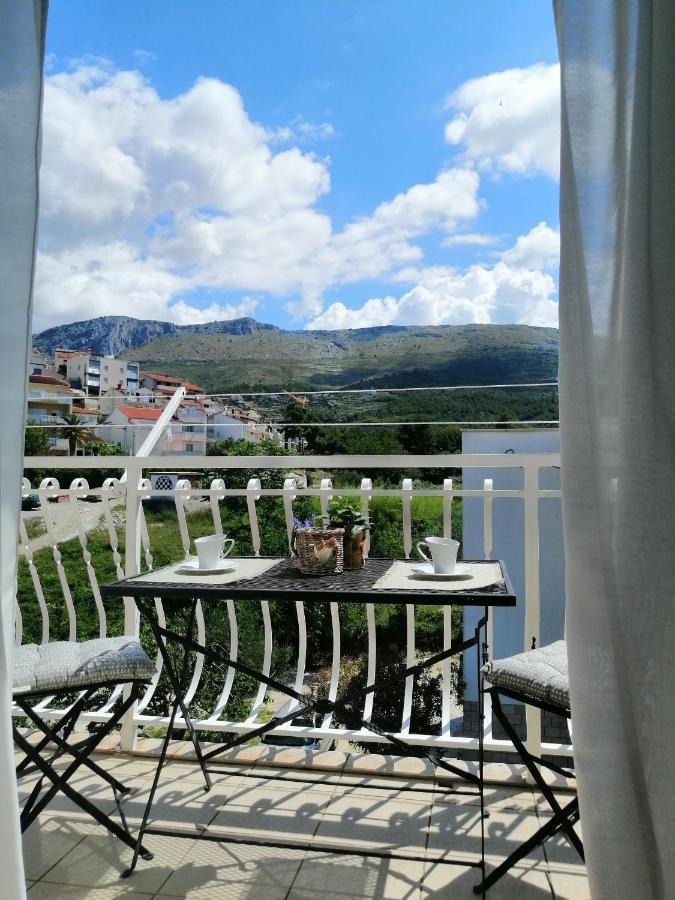 Apartment Near The Sea-Self Check-In Podstrana Exterior photo