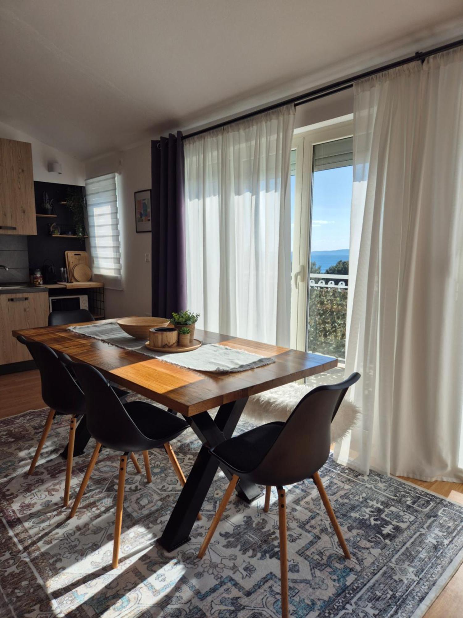 Apartment Near The Sea-Self Check-In Podstrana Exterior photo